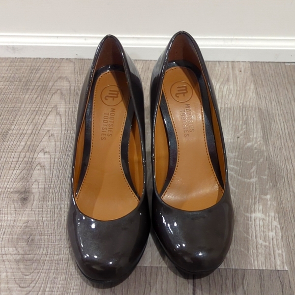 Mootsies Tootsies size 5.5 chocolate heels - Picture 1 of 4
